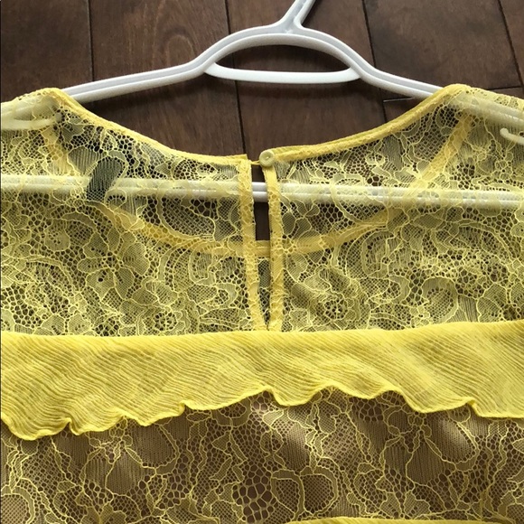 BCBG lace top - Picture 5 of 5